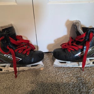 CCM Jetspeed FT460 Hockey Goalie Skates Size 2 (Used)