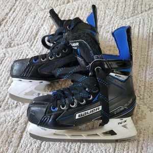 Bauer Nexus N2700 Hockey Skates Regular Width Size 4 (Used)