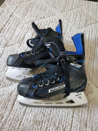 Bauer Nexus N2700 Hockey Skates Regular Width Size 4 (Used)