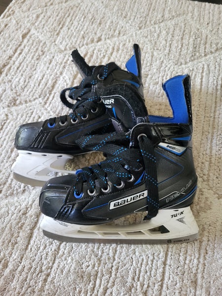 Bauer Nexus N2700 Hockey Skates Regular Width Size 4 (Used)