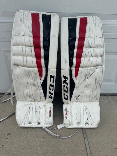 32" CCM Extreme Flex II 860 Goalie Leg Pads (Used)