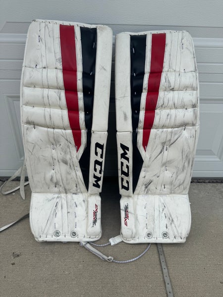 32" CCM Extreme Flex II 860 Goalie Leg Pads (Used)