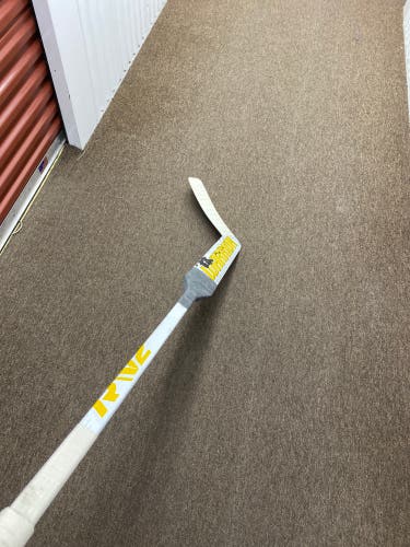 Senior Warrior Ritual V2 Pro+ Regular Goalie Stick Magnus Hellberg
