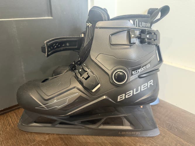 Bauer Konekt 2 Hockey Goalie Skates Size 8 Fit 2