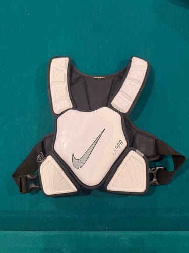 Small Adult Nike Vapor Elite Shoulder Pads (Used)