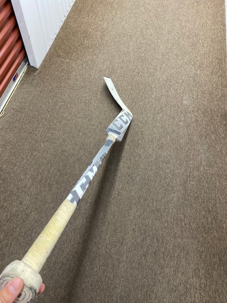 Senior Warrior Ritual V2 Pro+ Regular Goalie Stick SIGNED MAGNUS HELLBERG