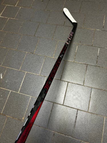 Junior CCM Jetspeed FT7 Pro 40 Flex Left Hand Hockey Stick P28 (Used)