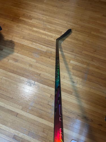 Senior Bauer Nexus Tracer Right Handed Hockey Stick P28M Pro Stock (Used)