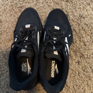 Men's Brooks Tennis Shoes (Used)