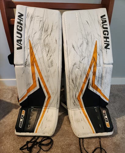 33" Vaughn Ventus SLR3 Pro Goalie Leg Pads (Used)