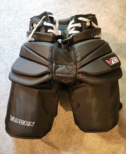 Senior Medium Vaughn Velocity V10 Pro Carbon Hockey Goalie Pants (Used)