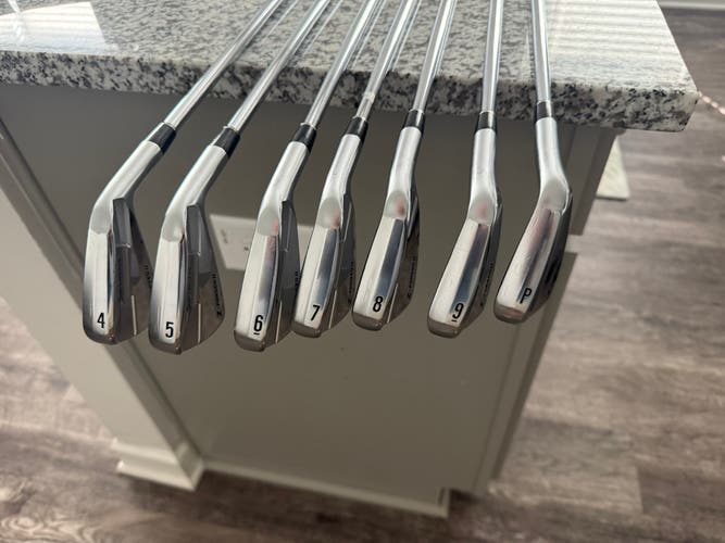 Like new Srixon Z forged ii Right Handed Iron Set Stiff Flex Steel Shaft (Used)