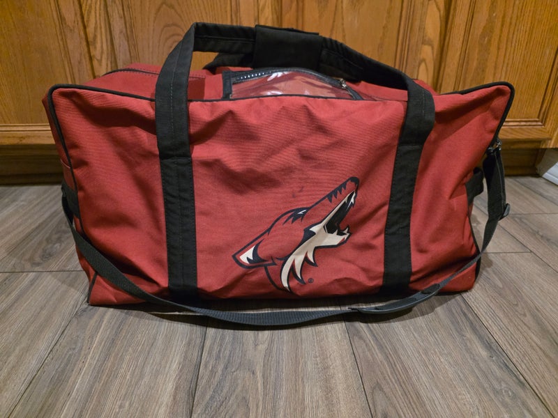 Arizona Coyotes Phoenix Coyotes Red Howling Head Team Used Hockey Equipment Bag