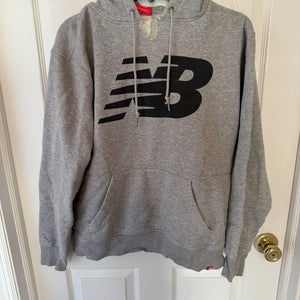 Gray Adult Unisex Large New Balance Sweatshirt