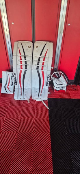 36" Vaughn Velocity V6 Goalie Full Set