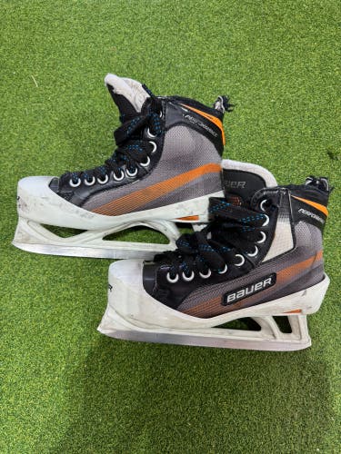 Bauer Performance Hockey Goalie Skates Regular Width Size 3.5 (Used)