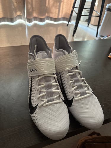 Men's Size M 11.5 (W 12.5) Nike Mid Top Molded Cleats (New)