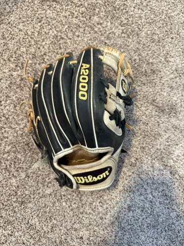 Used Wilson A2000 1786 RH Infield Baseball Glove 11.5" (Used)