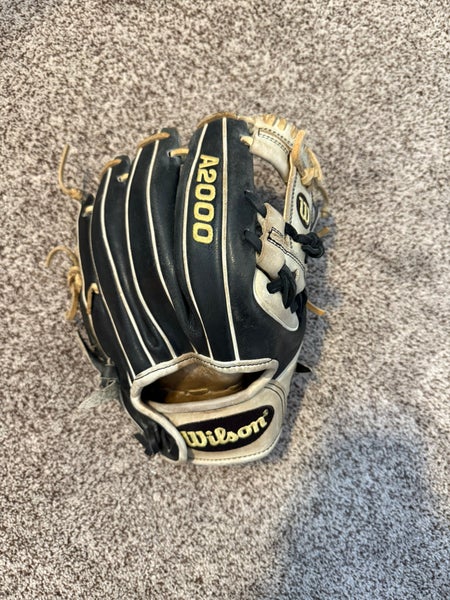 Used Wilson A2000 1786 RH Infield Baseball Glove 11.5" (Used)