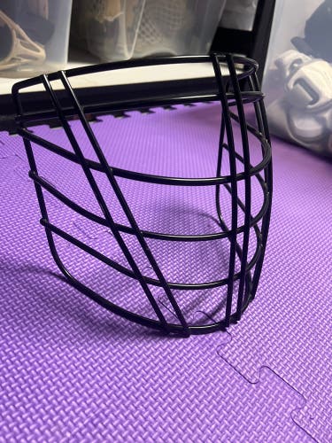 Intimidator box lacrosse face mask (Black)