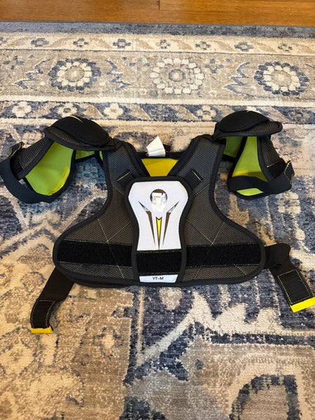 Small / Medium Youth Pure Hockey Shoulder Pads (Used)