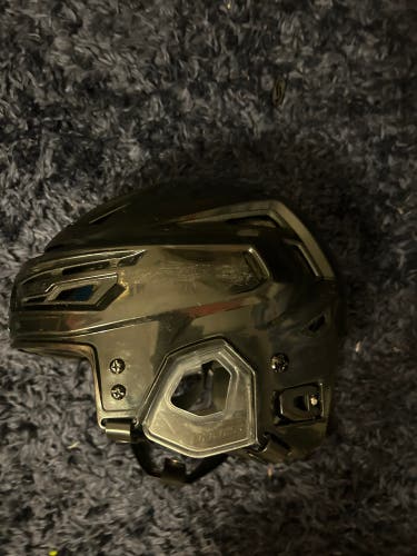 Small Bauer Re-Akt 150 Helmet (Used)