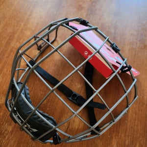 Medium CCM Fm500 Full Cage (Used)