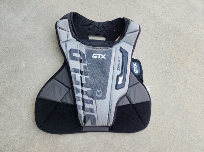 Medium Youth Goalie STX Shield 400 chest Protector (Used)