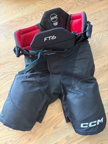 Junior Large CCM Jetspeed ft6 Hockey Pants (Used)