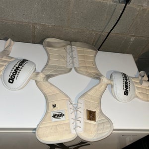 Men's Medium Senior Sher-Wood 5030 Shoulder Pads (Used)