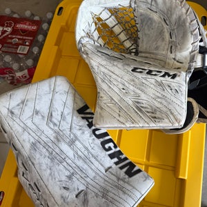 Vaughn SLR2 pro carbon Regular (Used) blocker w/ CCM Extreme Flex 4 glove