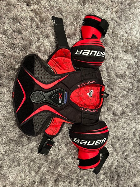 Men's Medium Intermediate Bauer Vapor X2.9 Shoulder Pads (Used)