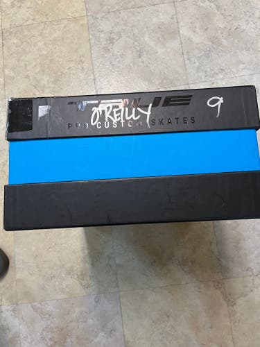 True Pro Stock Skates RYAN O'REILLY Size 9 (Used)