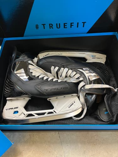 True Pro Stock Skates RYAN O'REILLY Size 9 (Used)