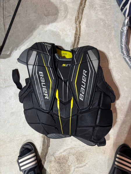 Senior Medium  Bauer Supreme S27 Goalie Chest Protector (Used)