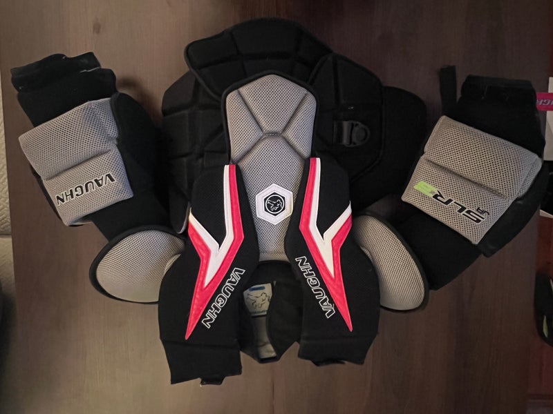Large Vaughn SLR3 Goalie Chest Protector (Used)
