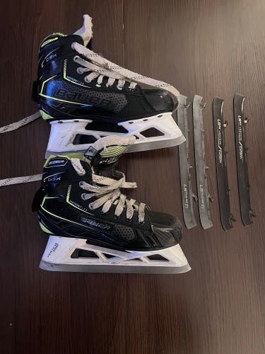 Bauer GSX Hockey Goalie Skates Regular Width Size 4 (Used)