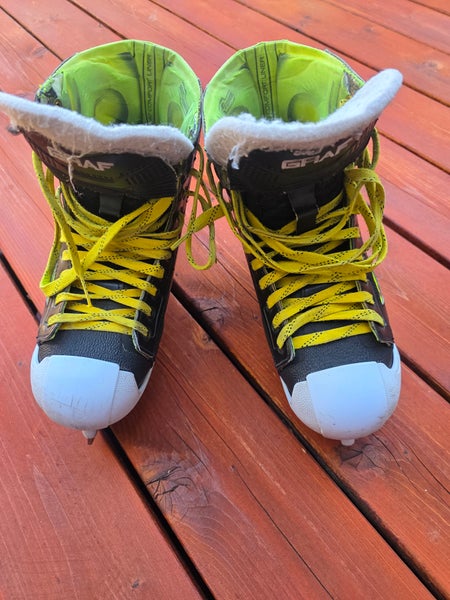 Graf Ultra G9035 Hockey Skates Wide Width 10.5 (Used) with extra blades.