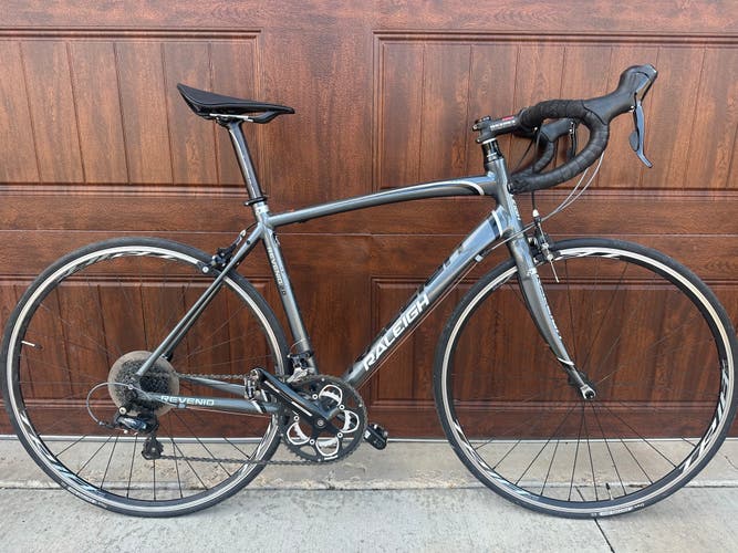 Unisex 2015 Raleigh Road Bike 54cm (Used)