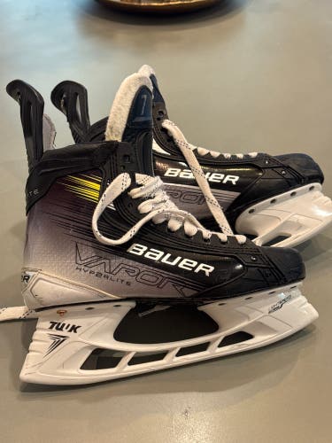 Bauer Vapor Hyperlite 2 Skates -Pro Stock