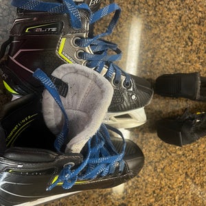 Bauer Elite Hockey Goalie Skates Size 3 (Used)