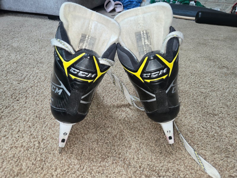 Used Junior CCM Super Tacks 9370 Hockey Goalie Skates Regular Width Size 3