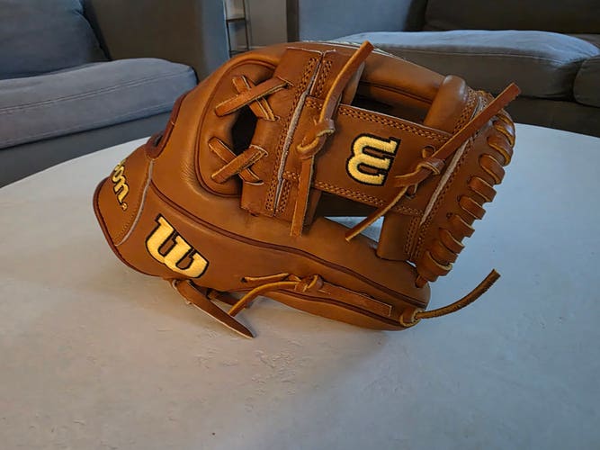 2024 Infield RH Wilson A2000 Baseball Glove 11.5" (New)