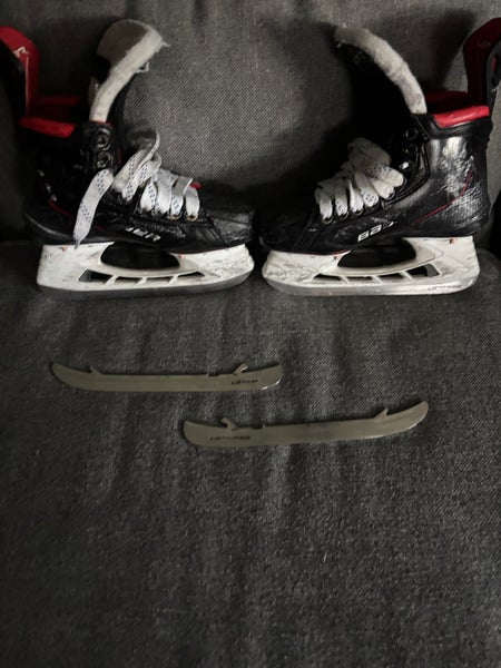 Bauer Vapor 3X Pro Hockey Skates Size 2.5 (Used)
