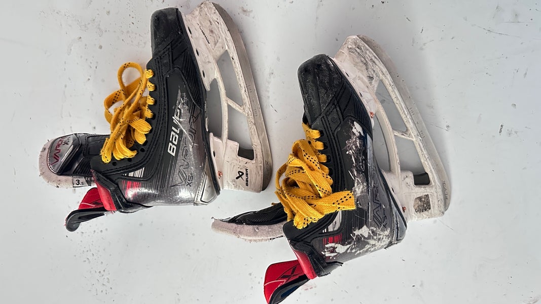 2023 Bauer Vapor X5 Pro Hockey Skates Extra Wide Width Size 3.5 (Used)