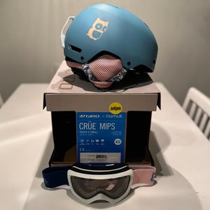 Kid's Extra Small / Small Giro CRUE Helmet Pack with Matching Goggles (Used)