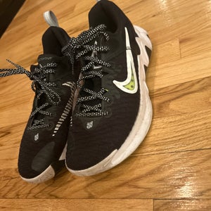 Men's Size M 9.5 (W 10.5) Nike Giannis Immortality 2 Shoes (Used)