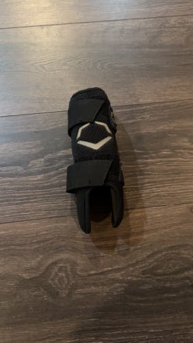 Black Junior EvoShield Elbow Guard Elbow Protection (Used)