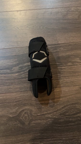 Black Junior EvoShield Elbow Guard Elbow Protection (Used)