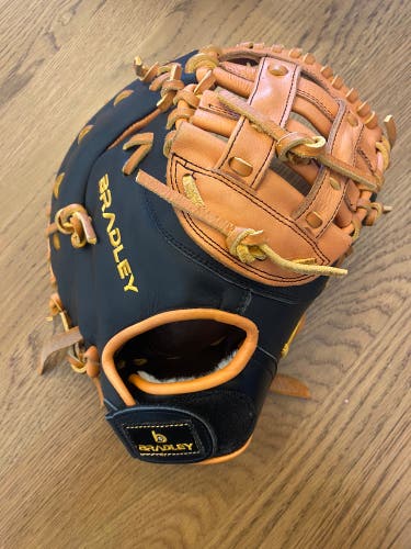 Bradley Baseball igniter series youth RH First Base Baseball Glove 11.75" (Used)